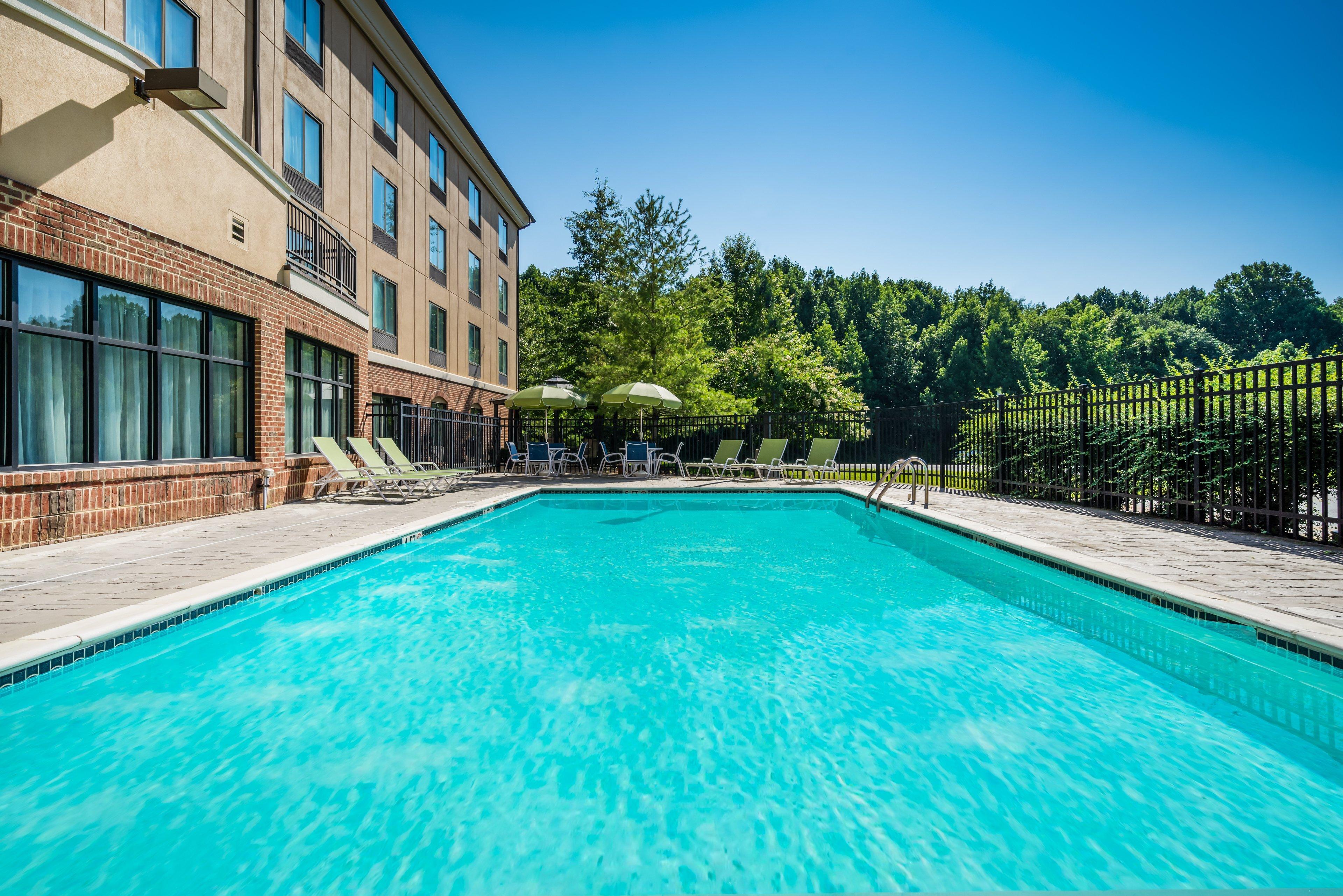 Holiday Inn Express Hotel & Suites-North East By Ihg Exterior foto