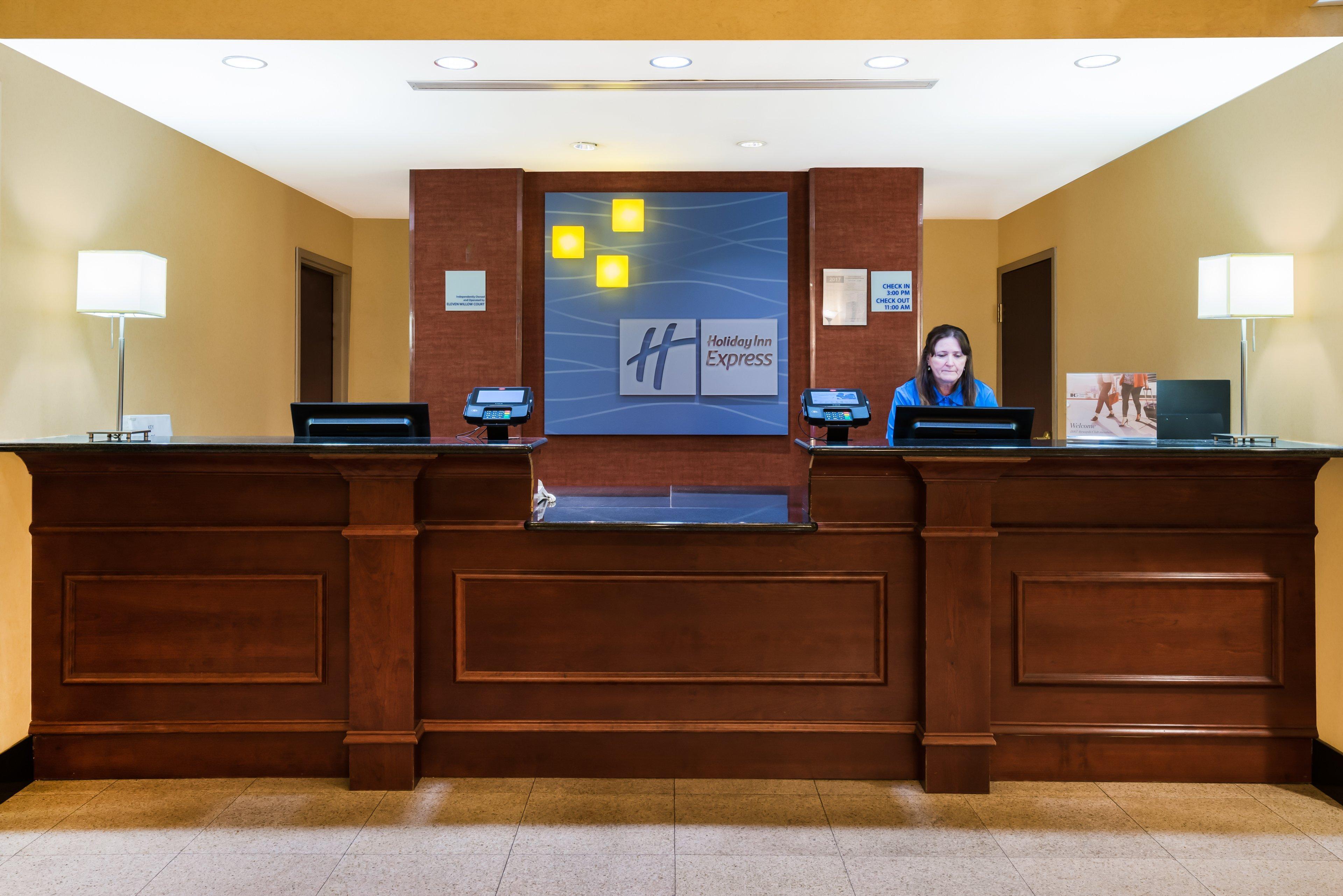 Holiday Inn Express Hotel & Suites-North East By Ihg Exterior foto