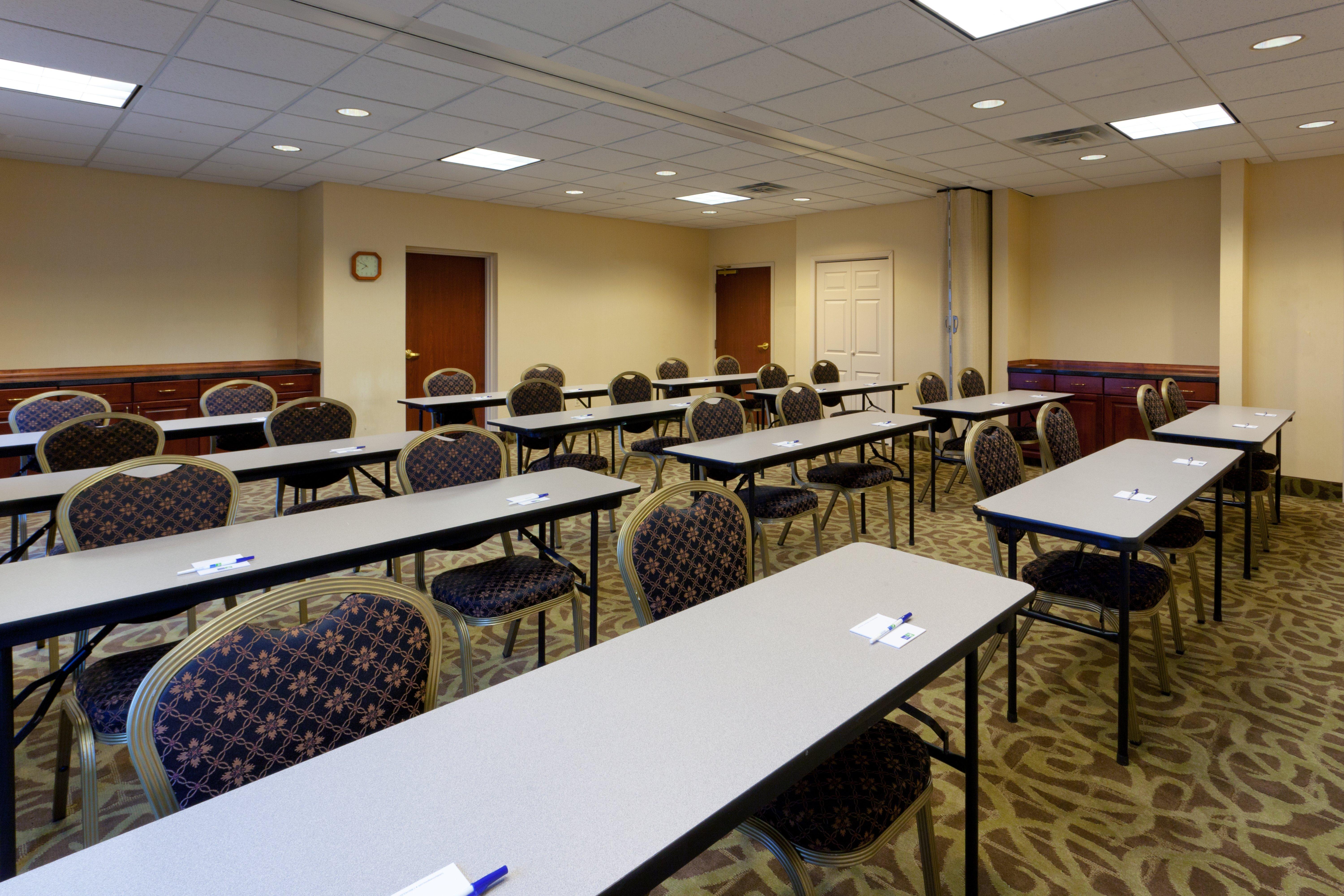 Holiday Inn Express Hotel & Suites-North East By Ihg Facilidades foto