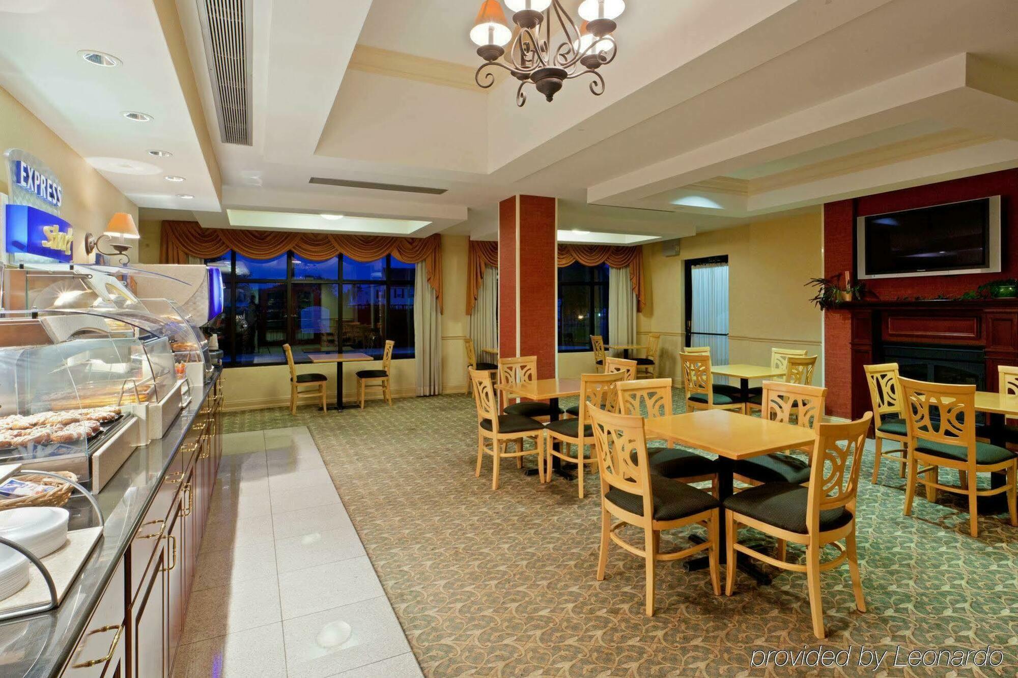 Holiday Inn Express Hotel & Suites-North East By Ihg Restaurante foto
